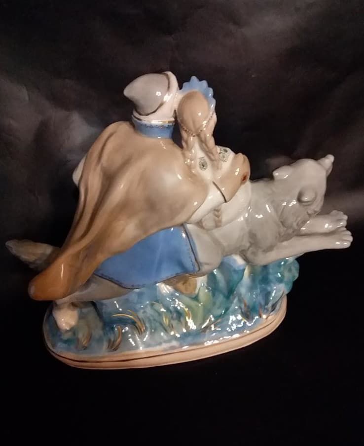 Фарфоровая статуэтка: Иван царевич на сером волке. Гжель - View 2