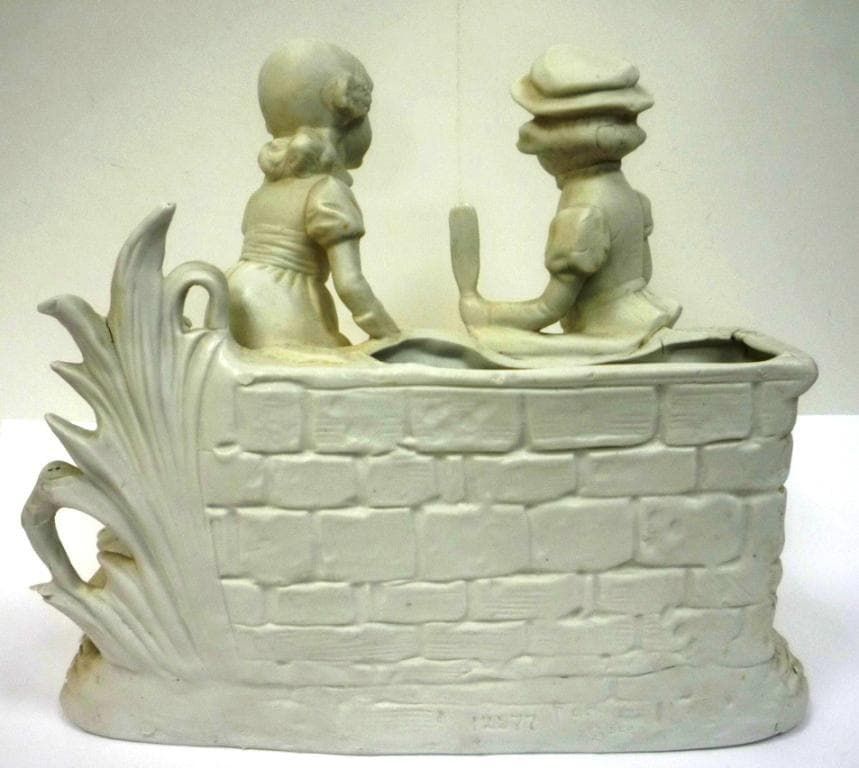 Статуэтка-ваза Двое у лодки фарфор Германия - View 5