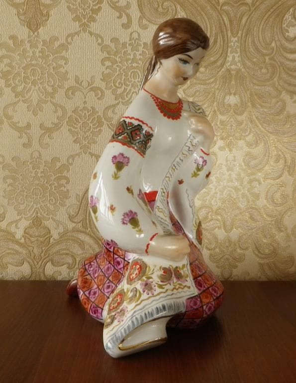 Девушка с рушныком - View 2