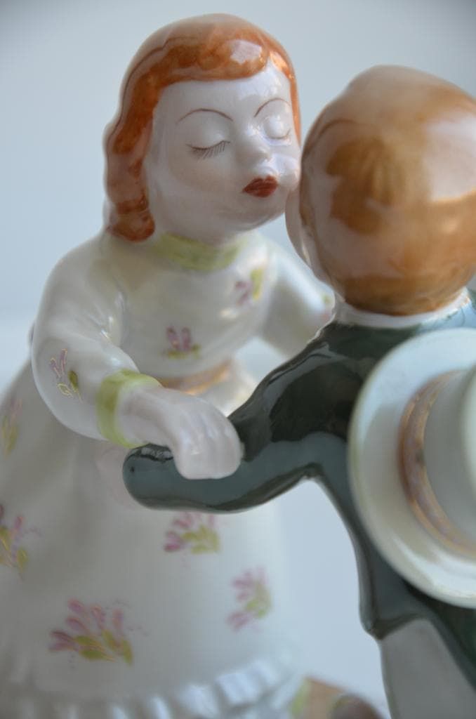 Первый поцелуй - View 3