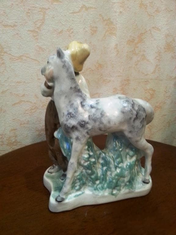 Мальчик с лошадью - View 3