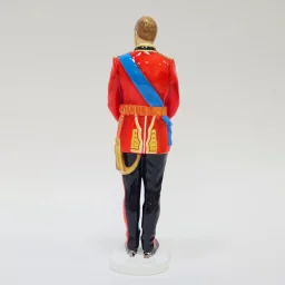 Пара фигурок ROYAL DOULTON День королевской свадьбы Принца Уильяма и Кейт Мидлтон - View 7