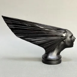 -маскот Victoire для Delage D8 в стиле Артдеко черное стекло модель Г.Хоффманн 1930е г Чехия 21 - View 4