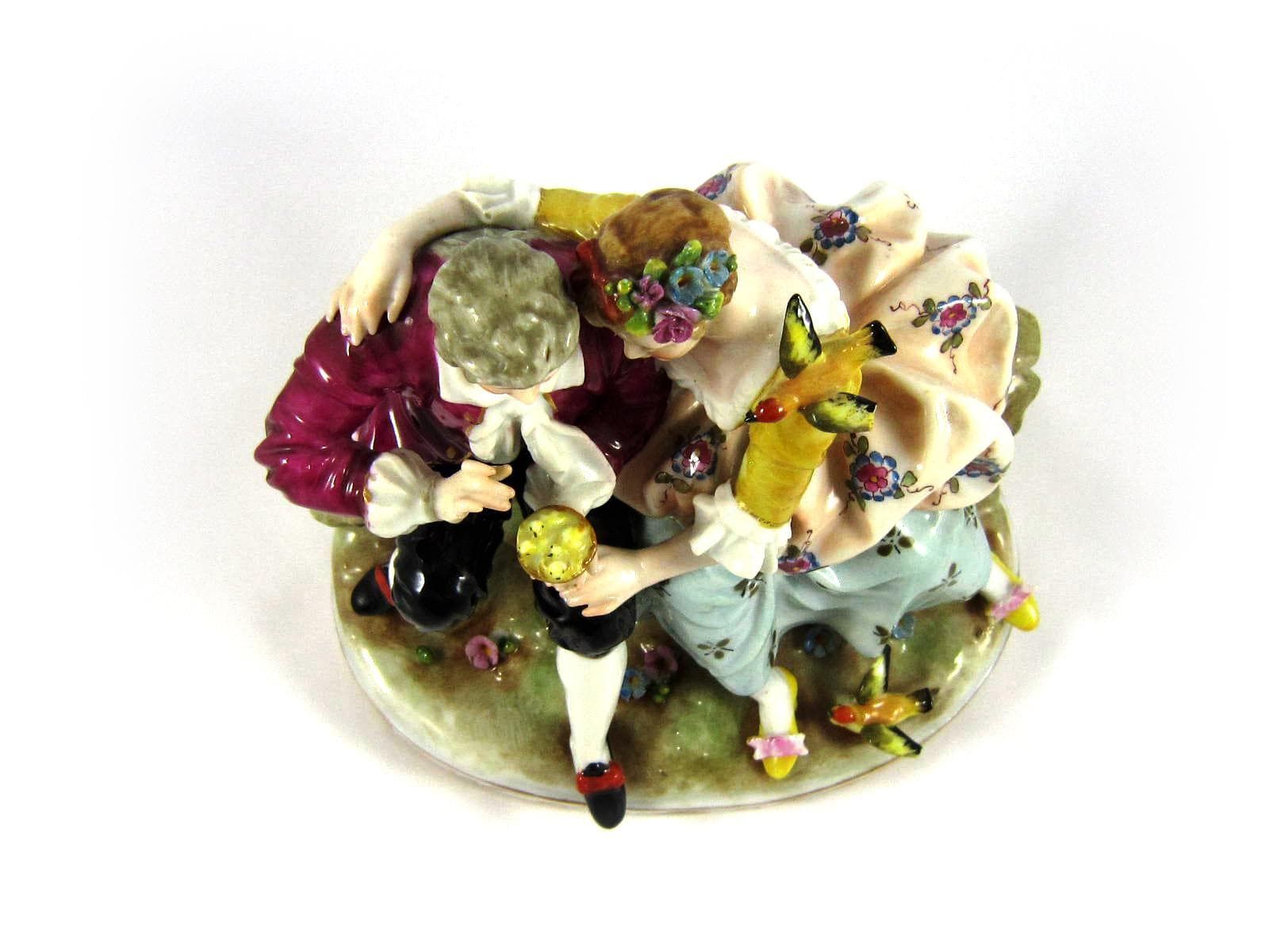 Пара с птицами - View 2