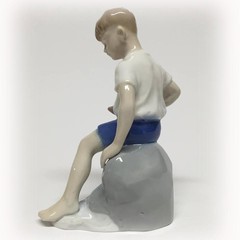 Мальчик с парусником - View 2