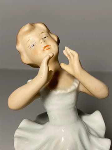 Фигурка балерины для девочки 1960-х годов
