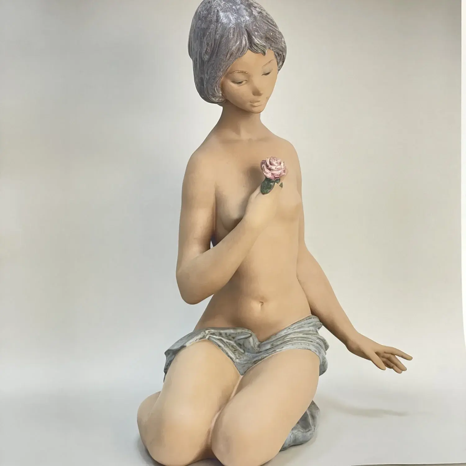 Фарфоровая скульптура LLADRO «Обнаженная девушка и роза» 1978 г Испания