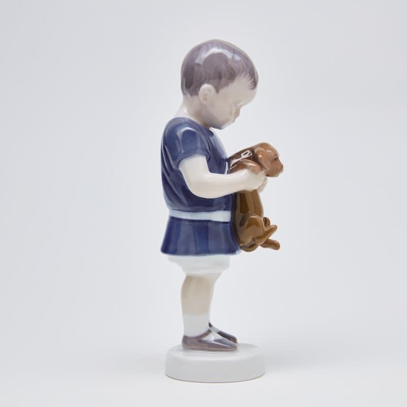 Фигурка "Мальчик с таксой" - View 6