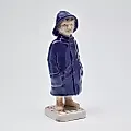 Фигурка "Мальчик в дождевике" - View 2