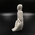 Абстрактная гипсовая статуэтка сидящего человека, Европа, конец XX - начало XXI века - View 4
