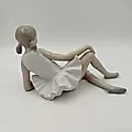 Фарфоровая статуэтка "Лежащая балерина" с росписью, NAO Porcelain, Испания, 1970-2000 гг. - View 2