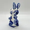 Фарфоровая статуэтка "Зайчик с морковкой" в стиле Гжель, Россия, 1991-2010 гг. - View 3