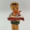 Фарфоровая статуэтка «Почетный студент» M.I. Hummel, Goebel, Германия - View 3