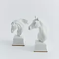 Два бюста лошадей Phelegon и Astrope