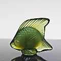 Хрустальная рыбка зеленого оттенка