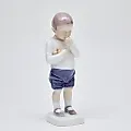 Фигурка "Петер - мальчик с яблоками"