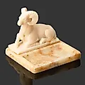 Мраморная подставка для мелочи со скульптурой барана, Россия, начало XX века