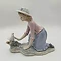Фарфоровая статуэтка "Девушка с голубем" от NAO Porcelain, Испания, конец XX века