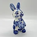 Фарфоровая статуэтка "Зайчик с морковкой" в стиле Гжель, Россия, 1991-2010 гг.