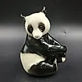 Фарфоровая статуэтка «Панда сидит» скульптора Веселова, ЛФЗ, СССР, 1970-1990 гг.