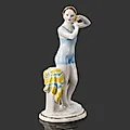 Фарфоровая статуэтка 'Юная купальщица' с росписью и золочением, ЛФЗ, СССР, 1960-1970 гг.