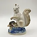 Фарфоровая статуэтка "Белка" скульптора Бессарабовой, Турыгинский завод (Гжель), СССР, 1950-1960-е годы