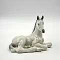 Фарфоровая статуэтка "Жеребёнок лежащий" авторства Б.Я. Воробьёва, ЛФЗ, СССР, 1970-е