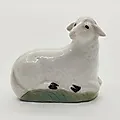 Фарфоровая статуэтка Овечка, ЛФЗ, СССР, скульптор Э.И. Еропкина