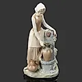 Фарфоровая статуэтка «Девушка у фонтана» Vicente Martinez, NAO Porcelain, Испания