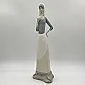 Фарфоровая статуэтка «Девушка с голубем» в стиле Lladro, Испания, 1970-1978