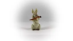 Зайчик с морковкой