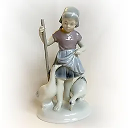 Девочка с гусями