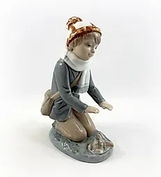 Мальчик у костра