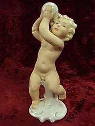 Мальчик с шаром