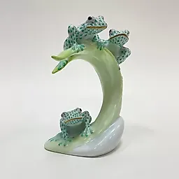 Фигурка Три лягушки на ветке Herend