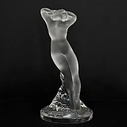 Хрустальная «Danseuse Bras Leves» "Танцовщица с поднятой рукой"