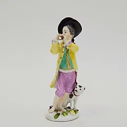 Статуэтка мальчик с дудочкой