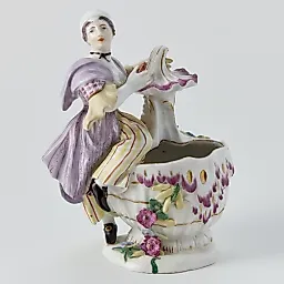 Старинная статуэтка "Весна" из серии "Времена года"