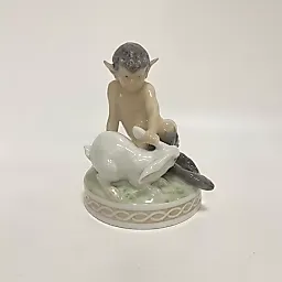 "Фавн с кроликом"