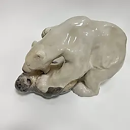 Фигурка фарфор Медведь и нерпа. Роял Копенгаген. Дания