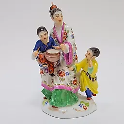 Фигурка Японка с детьми 1900 гг