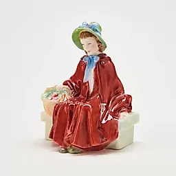 Статуэтка Linda HN 2106