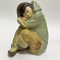 Фигурка СПЯЩИЙ МАЛЬЧИК ЭСКИМОС 1977 Лладро