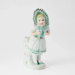 Статуэтка бисквитная