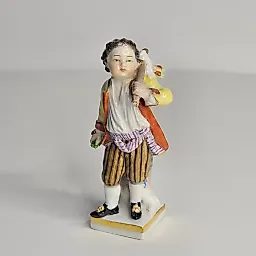 Статуэтка Мальчик с котомкой