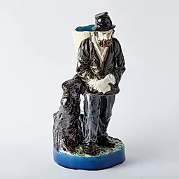 Редкая фаянсовая статуэтка