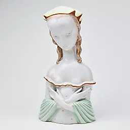 Статуэтка «Девушка в молитве»