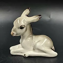 Фарфоровая статуэтка "Лежащий ослик" скульптора П.П. Веселова, ИФЗ, СССР, 1970-1992 гг.