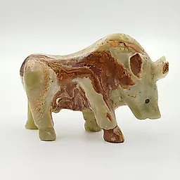 Резная статуэтка быка из оникса, Азия, 2000-2015 гг.