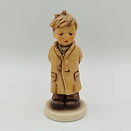 Фарфоровая статуэтка Слишком застенчив, чтобы петь M.I. Hummel Goebel Германия